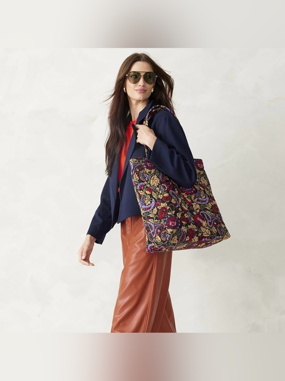Vera Bradley Clermont Travel Tote. NWT Midnight Garden Paisley - Picture 8 of 8